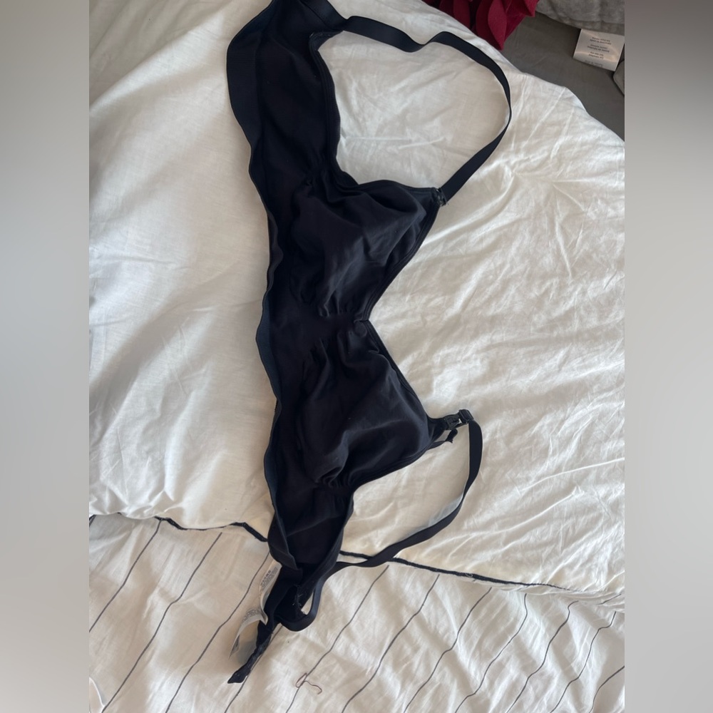 Medela nursing bra black